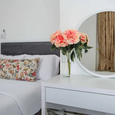 Dubai By Keys Apartman *